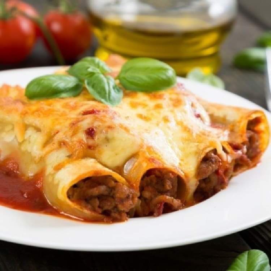 يلا نجدد أطباقنا بأكلة إيطالية.. أعملي الكانيلوني بواحدة من أسهل الطرق العالمية 8 يلا نجدد أطباقنا بأكلة إيطالية.. أعملي الكانيلوني بواحدة من أسهل الطرق العالمية