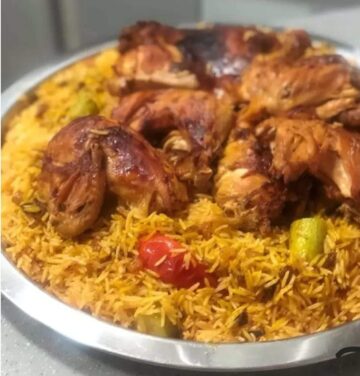 كبسة الدجاج بالطريقة الخليجية الأصلية بمكونات بسيطة وخطوات سهلة
