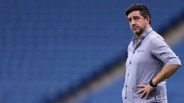 من الأقرب لخلافه!!..إقالة روي فيتوريا من تدريب منتخب مصر والبحث عن بديل