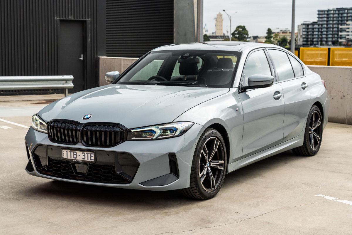 أعرف امكانياتها بسرعة!!.. مواصفات BMW 320 مزودة بأحدث التقنيات 5 أعرف امكانياتها بسرعة!!.. مواصفات BMW 320 مزودة بأحدث التقنيات