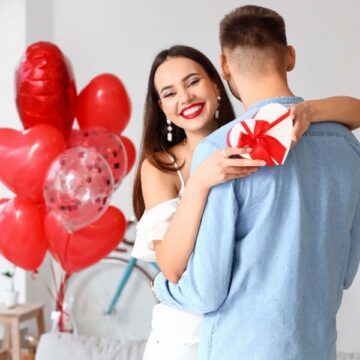“هدايا مجانية” عيد الحب 2024 احتفل مع الأحباب في يوم الحب العالمي Valentina day