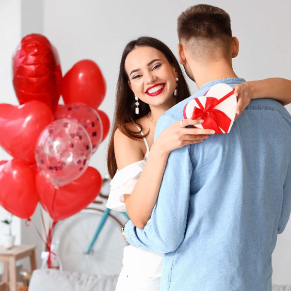 “هدايا مجانية” عيد الحب 2024 احتفل مع الأحباب في يوم الحب العالمي Valentina day