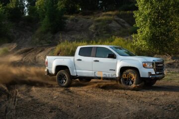 جمس كانيون أيه تي فور اكس 2024 GMC canyon عملاق الطرق الوعرة بأداء قوي