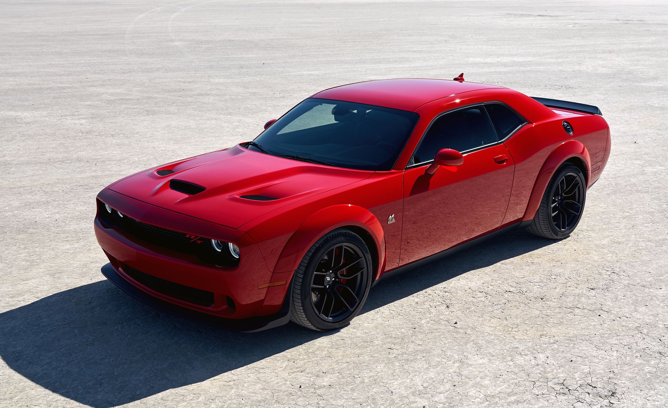 "dodge challenger" ما المميزات التي تجعل من تلك السيارة وحشا على الطرقات؟ 5 “dodge challenger” ما المميزات التي تجعل من تلك السيارة وحشا على الطرقات؟