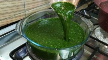 على أصولها.. طريقة عمل الملوخية المصرية بالريحة الي تجنن.. هياكلوا صوابعم وراها
