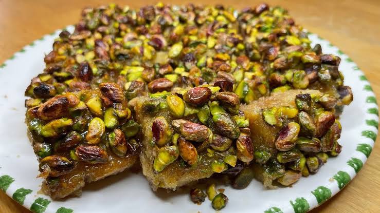 من المطبخ السوري.. طريقة عمل الهريسة النبكية على أصولها بطعم شهي ولذيذ أحلى من الجاهزة 6 من المطبخ السوري.. طريقة عمل الهريسة النبكية على أصولها بطعم شهي ولذيذ أحلى من الجاهزة