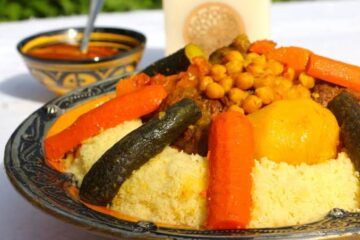 على أصوله.. طريقة عمل الكسكسي المغربي أشهى طبق بخطوات سهلة وسريعة.. جربيه وجددي سفرتك بيه