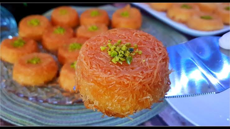 جهزيها لقائمة رمضان.. طريقة عمل كنافة الكب كيك اللذيذة بمذاق شهي وتحلية جنان.. ولادك هيدمنوها 6 جهزيها لقائمة رمضان.. طريقة عمل كنافة الكب كيك اللذيذة بمذاق شهي وتحلية جنان.. ولادك هيدمنوها