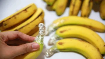 طريقة عبقرية لحفظ الموز من السواد لفترة طويلة داخل وخارج الثلاجة