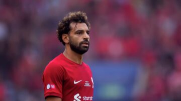 هل يغيب محمد صلاح عن مواجهة ليفربول امام بيرنلي في الدوري الانجليزي؟