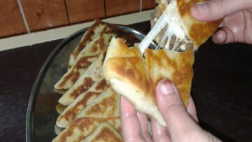 خبز الطاسة المحشية السريعة بعجينة قطنية وبطعم لذيذ في 10 دقائق بس