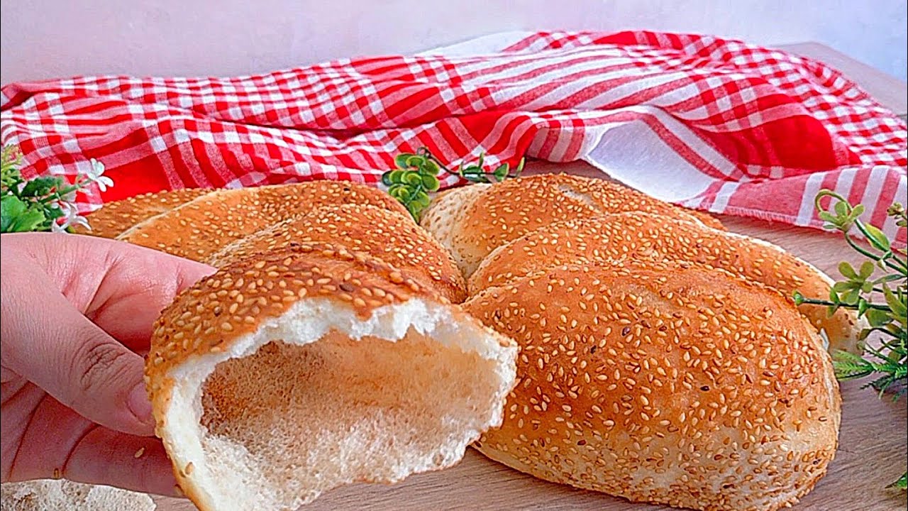 أسهل خبز للسندوتشات .. فطائر البالون المنفوخ في الطاسة بدون تخمير 5 أسهل خبز للسندوتشات .. فطائر البالون المنفوخ في الطاسة بدون تخمير