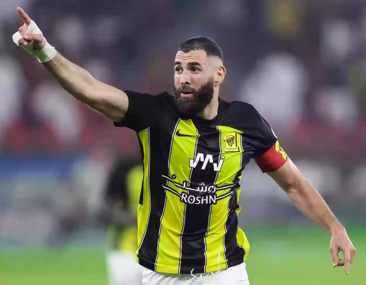 كريم بنزيما يثير الجدل ويحذف جميع صوره بقميص نادي الاتحاد على مواقع التواصل