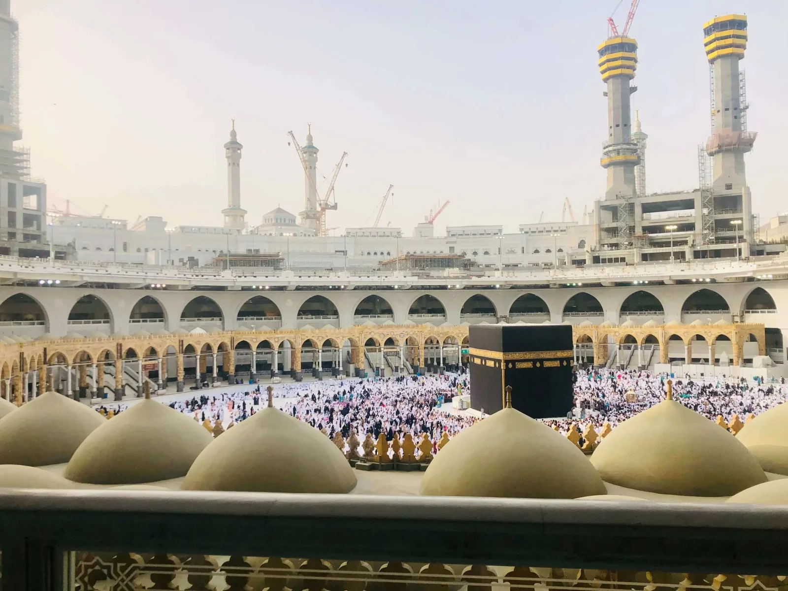 "ولي العهد" يكشف حقيقة ارتفاع رسوم الحج والعمرة.. هل تغطي السعودية تكاليف الزيارة الأولى؟ 5 “ولي العهد” يكشف حقيقة ارتفاع رسوم الحج والعمرة.. هل تغطي السعودية تكاليف الزيارة الأولى؟