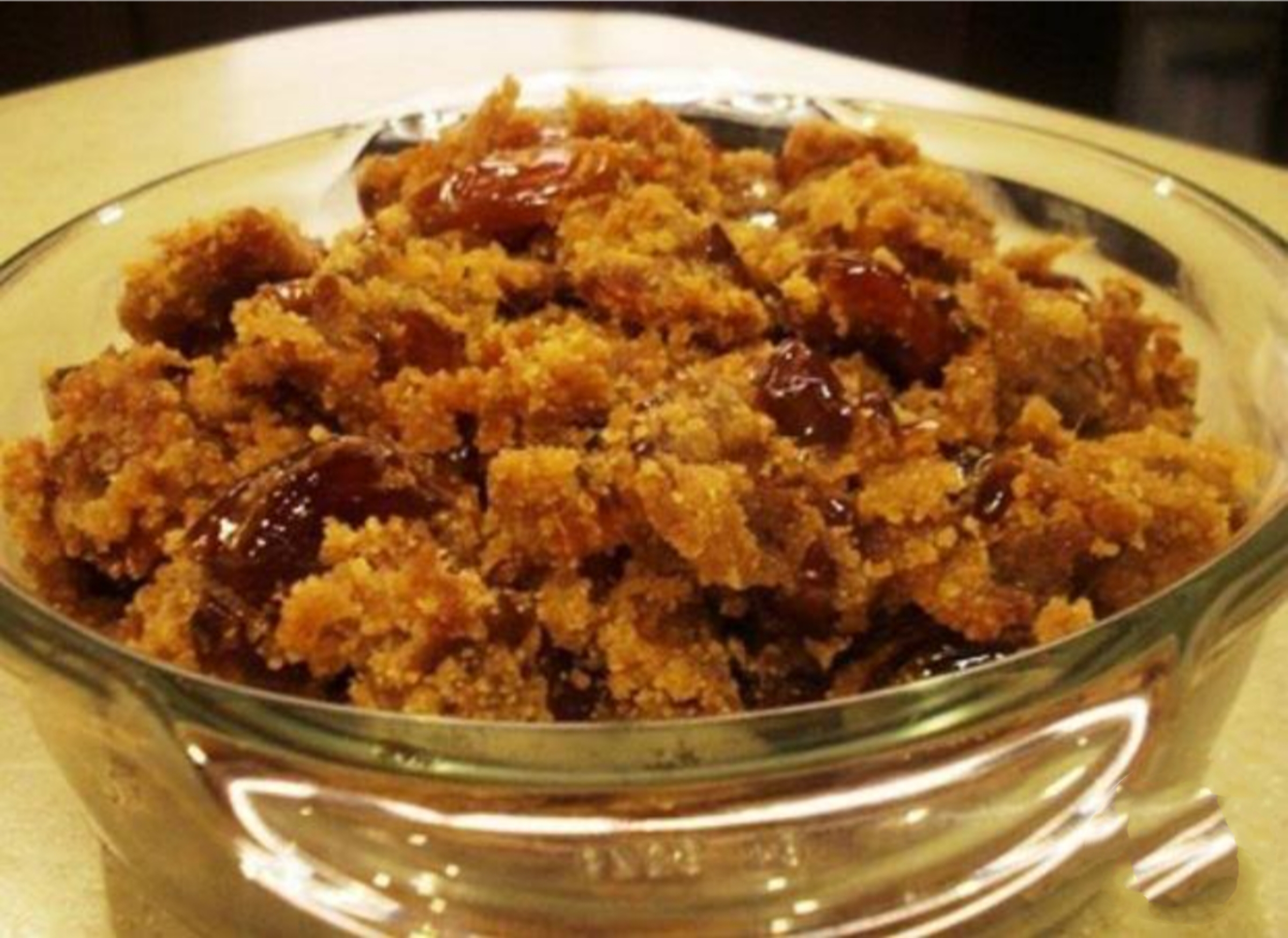 حلى العفيسة مزيج من التمر والحليب متوفر في المطبخ السعودي 5 حلى العفيسة مزيج من التمر والحليب متوفر في المطبخ السعودي