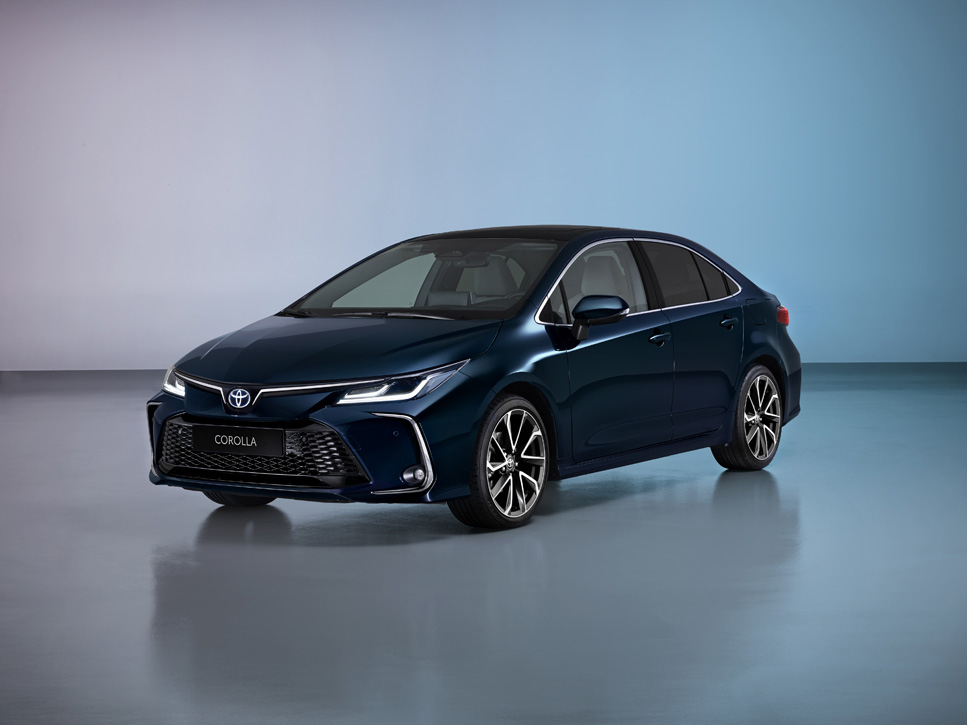 تكنولوجيا عصرية وبسعر لا يصدق!! مواصفات سيارة toyota corolla 2024 اليابانية سعر جميع الفئات