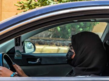 الاستعلام عن رسوم تعليم القيادة للنساء السعودية وقيمة هذه الرسوم