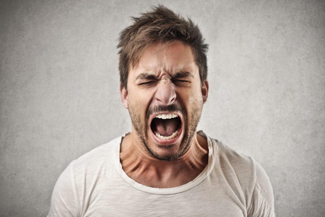 هل الشخص العصبي مريض نفسي؟ وما هي طرق التعامل معه بإيجابية؟