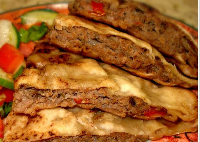طريقة عمل الحواوشي في المنزل بتتبيلة خطيرة مثل مطاعم الحاتي