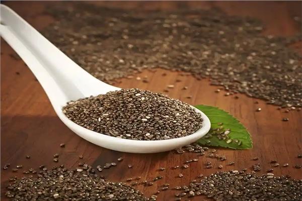ماسكات بذور الشيا للبشرة سر الجمال الطبيعي لفوائدها الصحية والجمالية المتعددة 5 ماسكات بذور الشيا للبشرة سر الجمال الطبيعي لفوائدها الصحية والجمالية المتعددة