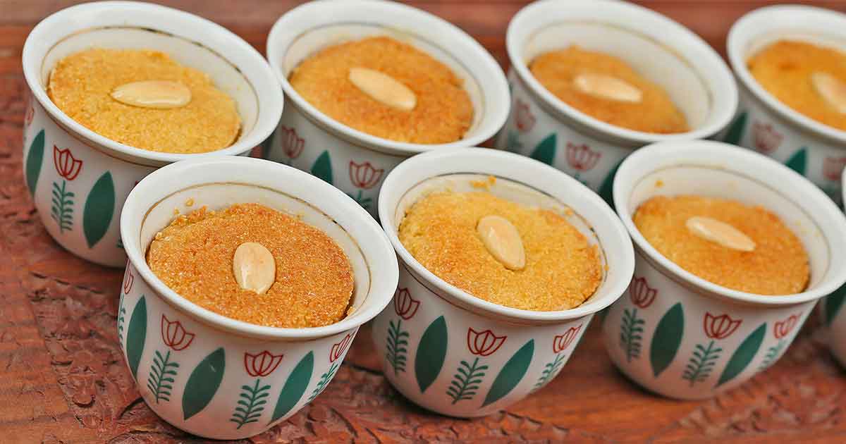 بدون بيض وبدون فرن.. حضري أكواب البسبوسة بالزبادي بمكونات اقتصادية والطعم خرافي