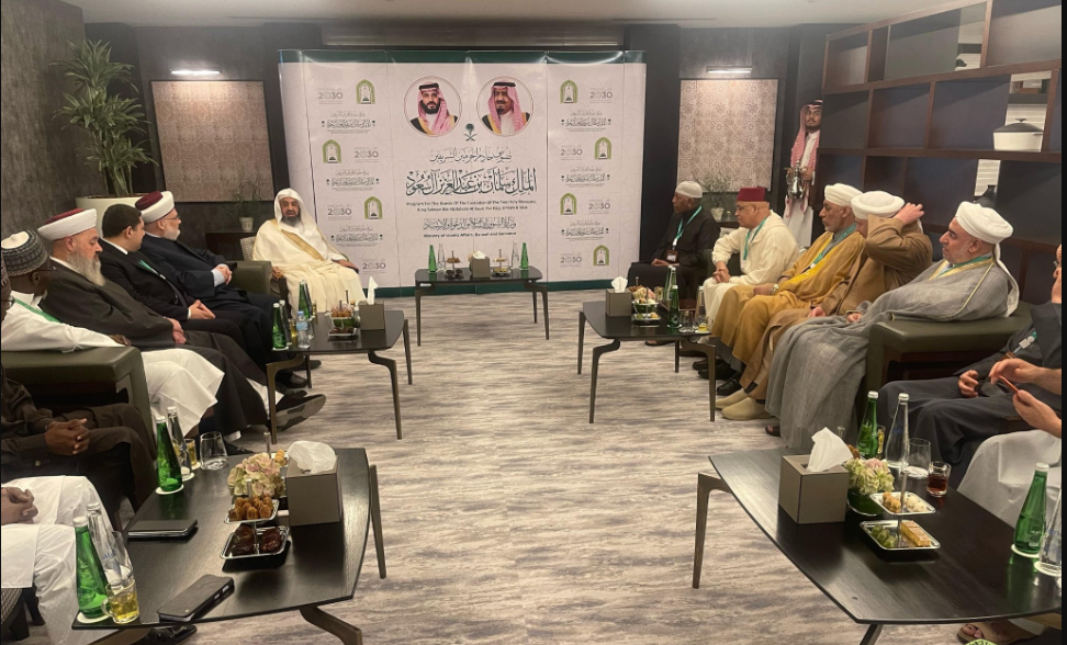 لقاء مهم في مكة المكرمة.. وكيل “الشؤون الإسلامية” يستقبل الدفعة الثالثة من ضيوف خادم الحرمين الشريفين