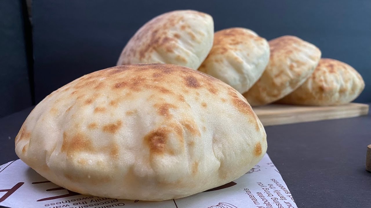 طريقة عمل الخبز الطري في الفرن بوصفة سهلة وسريعة ف البيت