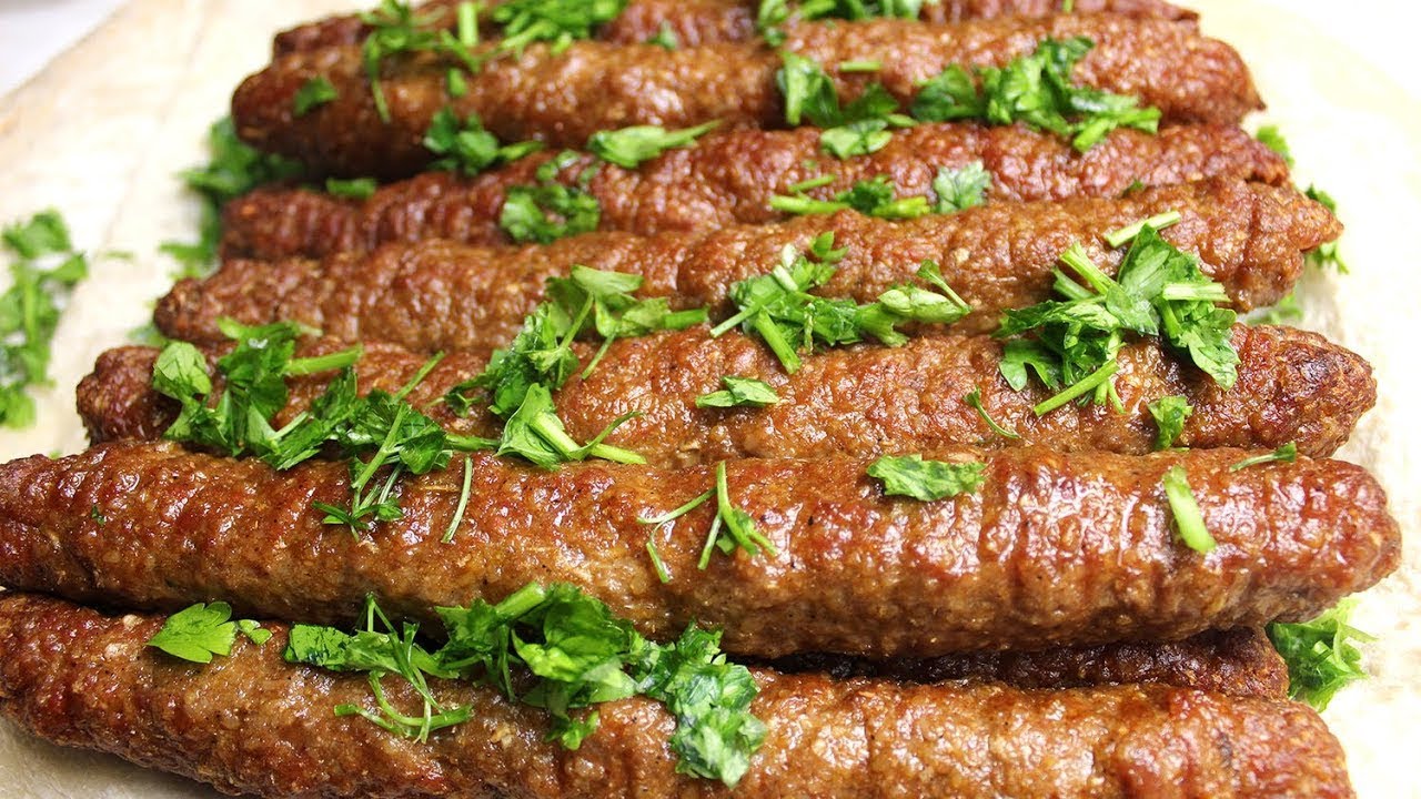 أساسية في عزومات رمضان...طريقة عمل الكفتة المشوية بدون فرن وبخطوات سهلة أحلى من الجاهزة 5 أساسية في عزومات رمضان…طريقة عمل الكفتة المشوية بدون فرن وبخطوات سهلة أحلى من الجاهزة