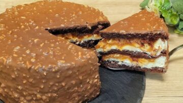 طريقة عمل كيكة السنيكرز تنفع سناك في الشغل وفطار للصبح بمكونات سهلة وخطوات بسيطة
