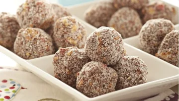 أهلا رمضان.. طريقة عمل حلى كرات التمر بالشيكولاتة لذيذة بدون فرن ومليئة بالطاقة