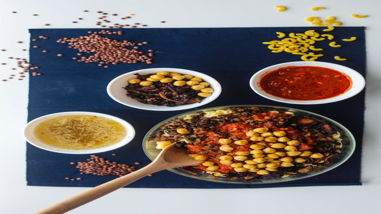 طريقة عمل الكشري المصري على أصوله بكل تركاته وحركاته وبطعم أطيب من المطاعم 6 طريقة عمل الكشري المصري على أصوله بكل تركاته وحركاته وبطعم أطيب من المطاعم