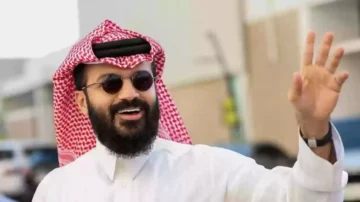 الحائلي يُثير غضب جماهير الاتحاد بسبب فشل الصفقات: “كيف نجلب لاعب لا نستطيع دفع رواتبه؟”