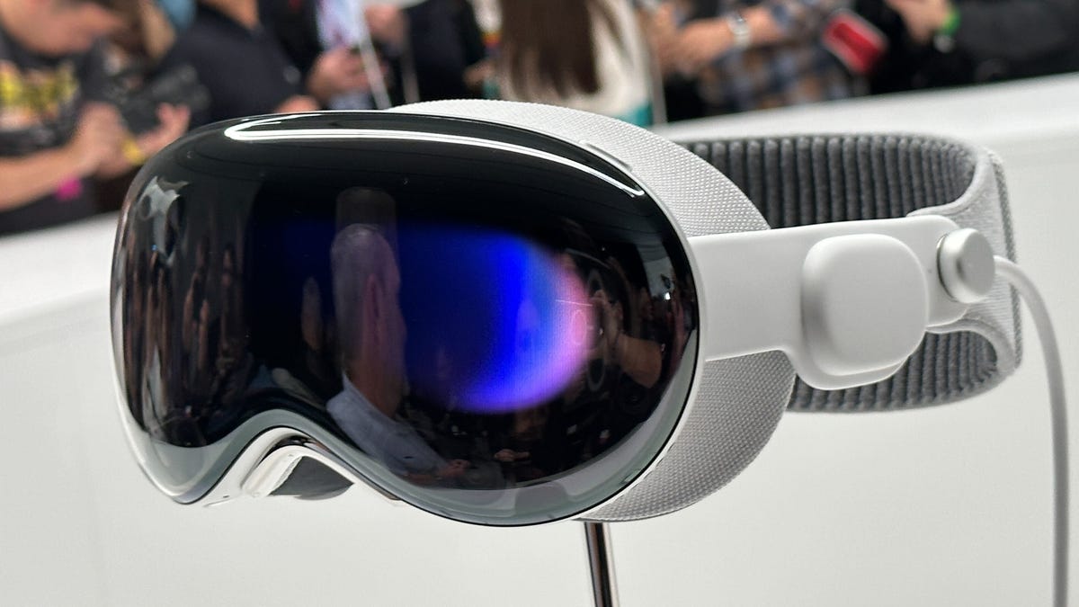 أسطورة أبل.. نظارة Apple Vision Pro تحفة فنية في عالم التكنولوجيا 5 أسطورة أبل.. نظارة Apple Vision Pro تحفة فنية في عالم التكنولوجيا