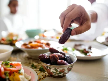 كيف تخسر وزنك في رمضان بسرعة؟ أهم 10 نصائح غذائية لتخفيف الوزن بطريقة صحية