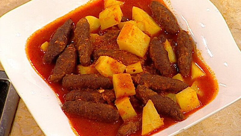 طريقة عمل كفتة الأرز باللحمة والصلصة بمذاق شهي ولذيذ 5 طريقة عمل كفتة الأرز باللحمة والصلصة بمذاق شهي ولذيذ