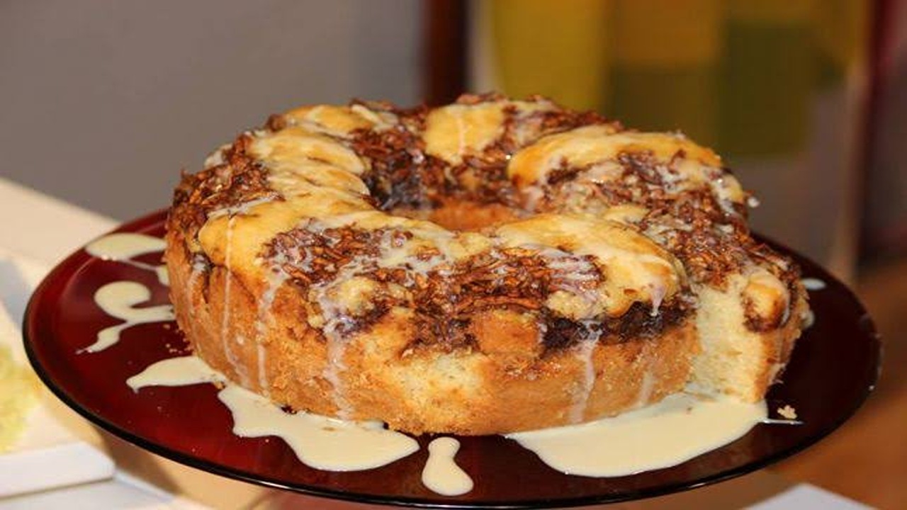 بطعم خرافي.. طريقة تحضير كيكة التفاح بالقرفة على أصولها بأسرار أشهر شيفات الحلويات