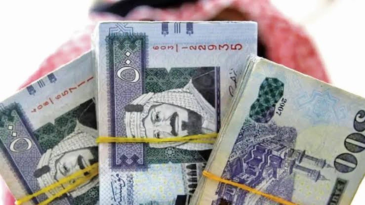 هتسد ديونك كلها.. تمويل شخصي بدون تحويل الراتب من بنك الرياض يصل إلى 300 ألف ريال سعودي على فترات سداد ميسرة