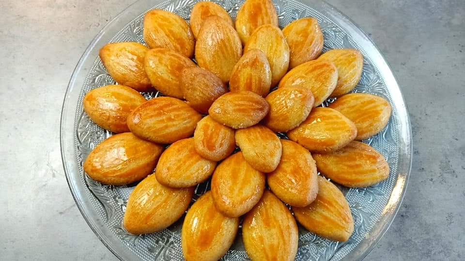أسهل طريقة عمل رموش الست في البيت خلال دقائق.. تعرفي على أسرار رموش الست الجاهزة..