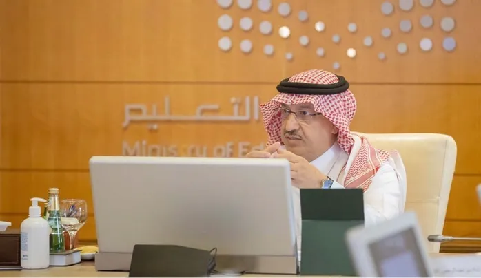 وزير التعليم السعودي يكشف عن تكليف من "المقام الكريم" حول مصير نظام الفصول الثلاثة بالمملكة 5 وزير التعليم السعودي يكشف عن تكليف من “المقام الكريم” حول مصير نظام الفصول الثلاثة بالمملكة