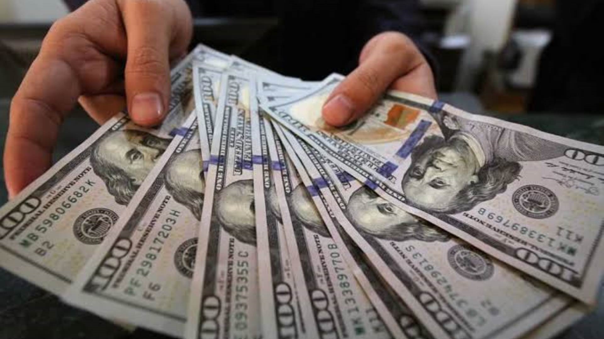 بعد قرار البنك المركزي.. سعر صرف الدولار أمام الجنيه اليوم السبت 25 مايو 2024 5 بعد قرار البنك المركزي.. سعر صرف الدولار أمام الجنيه اليوم السبت 25 مايو 2024