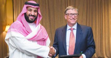 بيل جيتس يتغزل في المملكة العربية السعودية: “على السعوديين أن يفتخروا بكرم بلادهم”