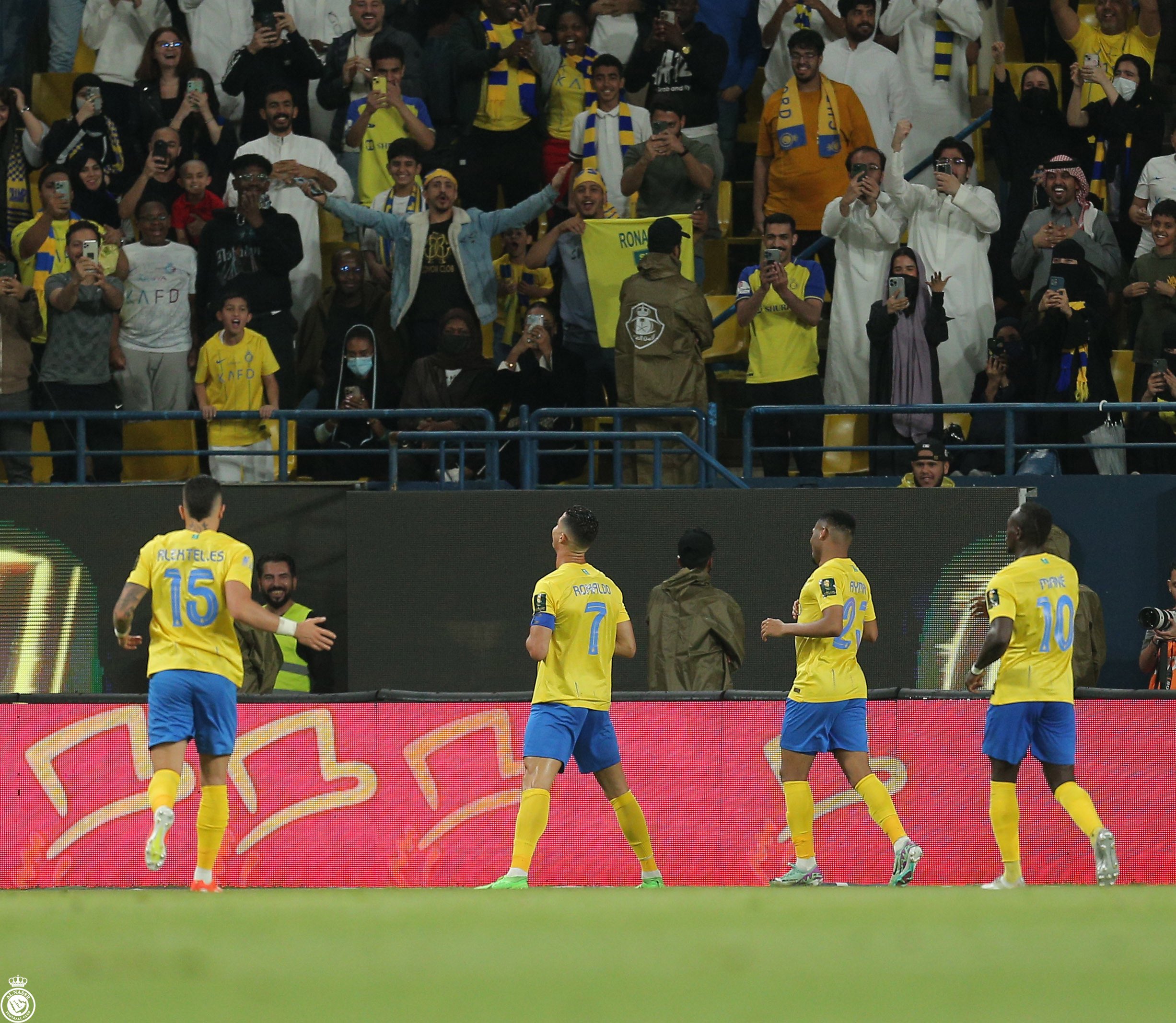 النصر يعبر الخليج ويواجه الهلال في نهائي كأس خادم الحرمين الشريفين