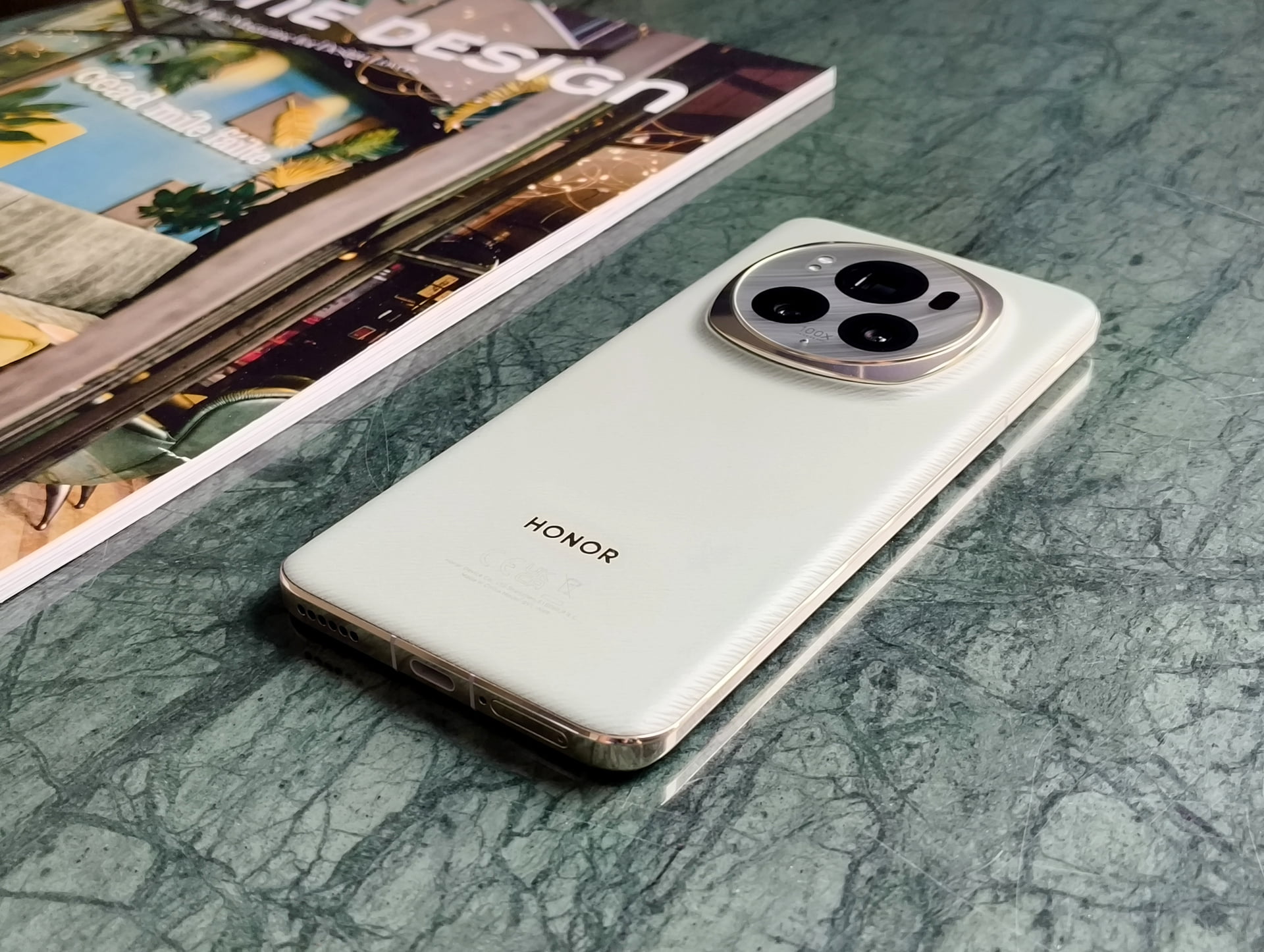 مقاوم للغبار والماء هاتف Honor Magic6 Pro وبطارية من الجيل الثاني من السيلكون والكربون