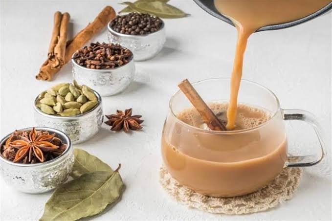 طريقة عمل شاي الكرك السعودي بالهيل في المنزل بالنكهة الأصلية 5 طريقة عمل شاي الكرك السعودي بالهيل في المنزل بالنكهة الأصلية
