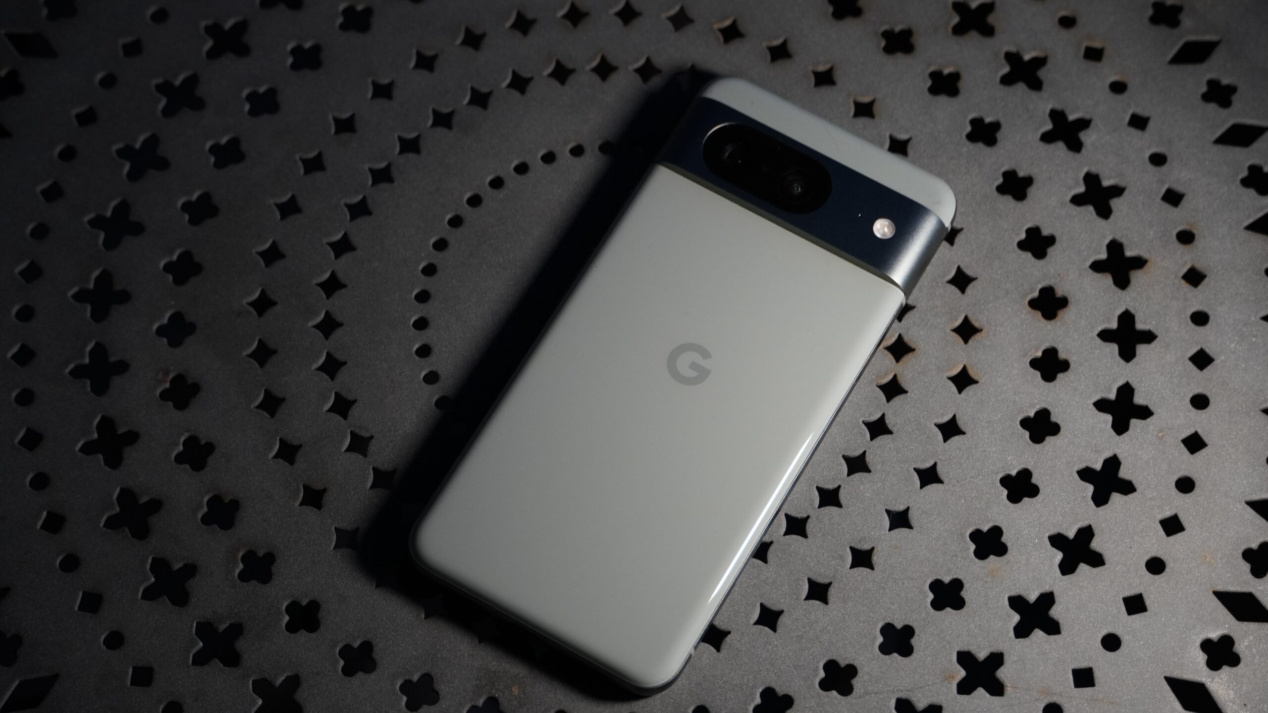 "إمكانيات الذكاء الاصطناعي".. تعرف على مواصفات هاتف Google Pixel 8 والسعر الرسمي للهاتف 5 “إمكانيات الذكاء الاصطناعي”.. تعرف على مواصفات هاتف Google Pixel 8 والسعر الرسمي للهاتف