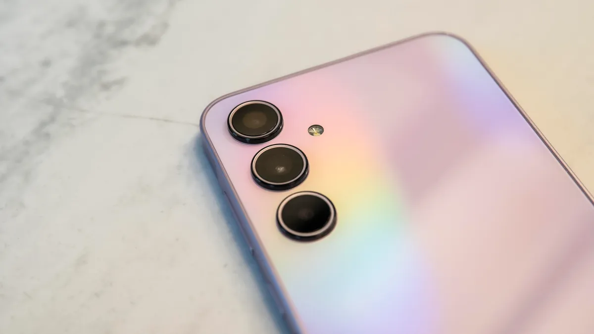 "بإمكانيات جبارة" مواصفات هاتف Galaxy A35 5G وحش الفئة المتوسطة من سامسونج 5 “بإمكانيات جبارة” مواصفات هاتف Galaxy A35 5G وحش الفئة المتوسطة من سامسونج