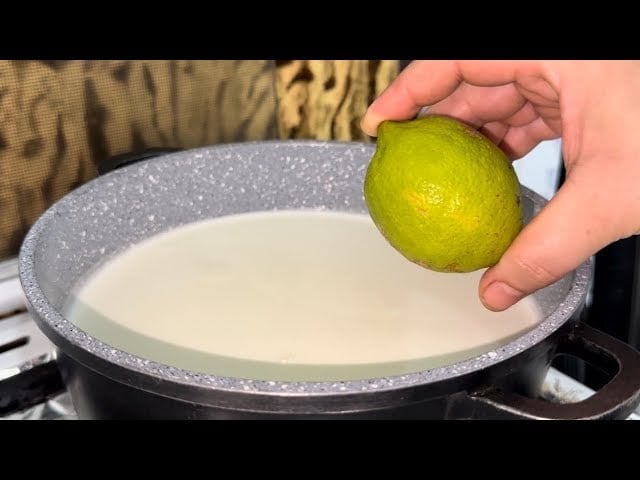 فكرة كانت غايبة عننا.. حطي ليمونة علي الحليب مش هتصدقي الا هيحصل هتوفري فلوس كتير ومش هتبطلي تجربيها 5 فكرة كانت غايبة عننا.. حطي ليمونة علي الحليب مش هتصدقي الا هيحصل هتوفري فلوس كتير ومش هتبطلي تجربيها