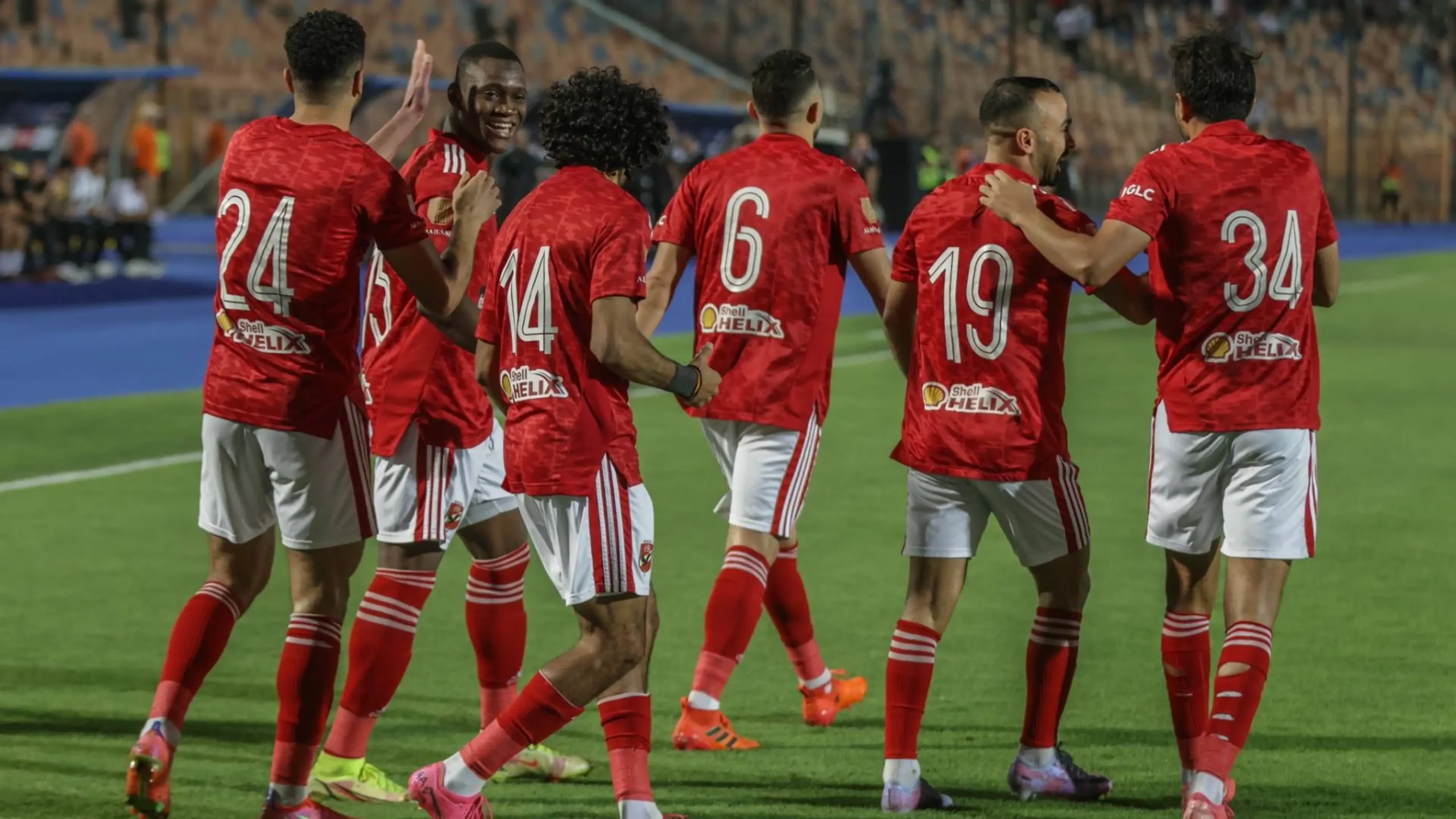 الأهلي يُعاقب نجمه بفرمان من الخطيب.. وتصرف غريب من كولر