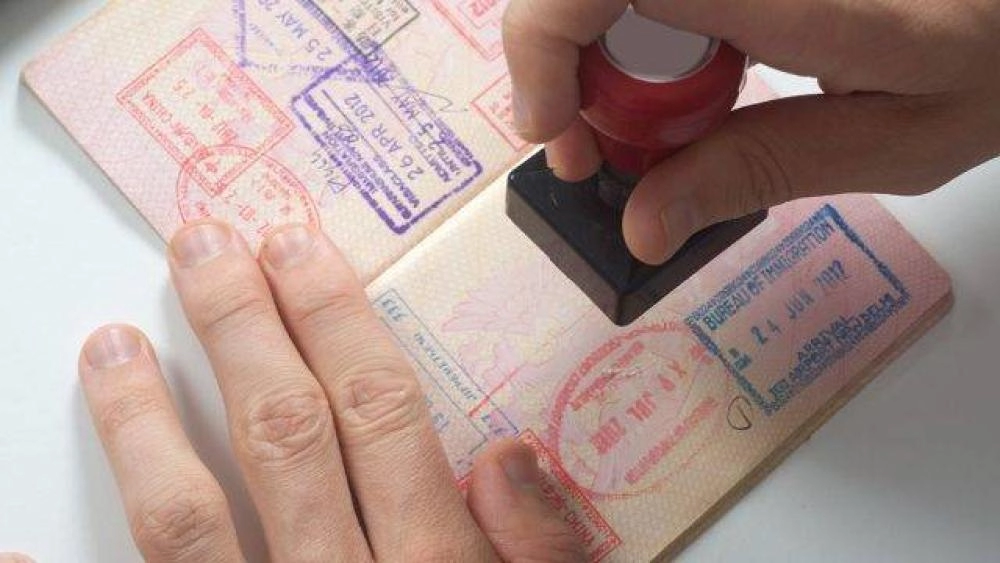 إقامة طويلة الأمد.. خطوات التقديم على الإقامة الزرقاء 2024 وأهم الفئات التي يحق لها الحصول على الإقامة الزرقاء 5 إقامة طويلة الأمد.. خطوات التقديم على الإقامة الزرقاء 2024 وأهم الفئات التي يحق لها الحصول على الإقامة الزرقاء
