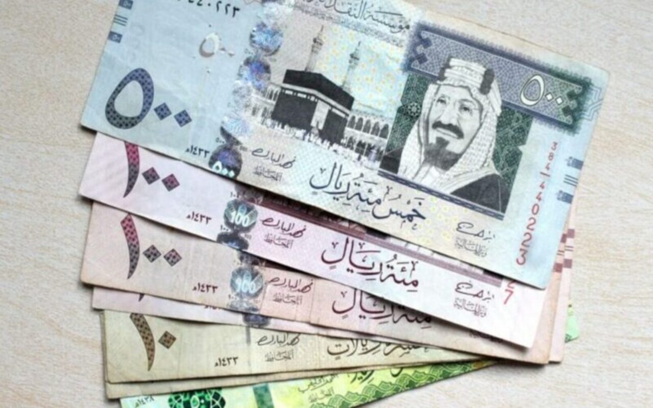حقيقة زيادة رواتب الموظفين لشهر مايو 2024 للقطاعين العام والخاص والبنوك
